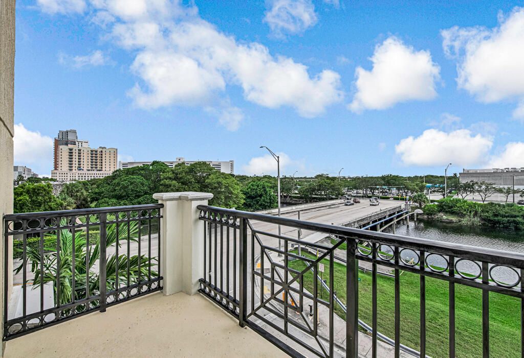 8390 SW 72nd Avenue, Unit 303, Miami, FL 33143 Photo
