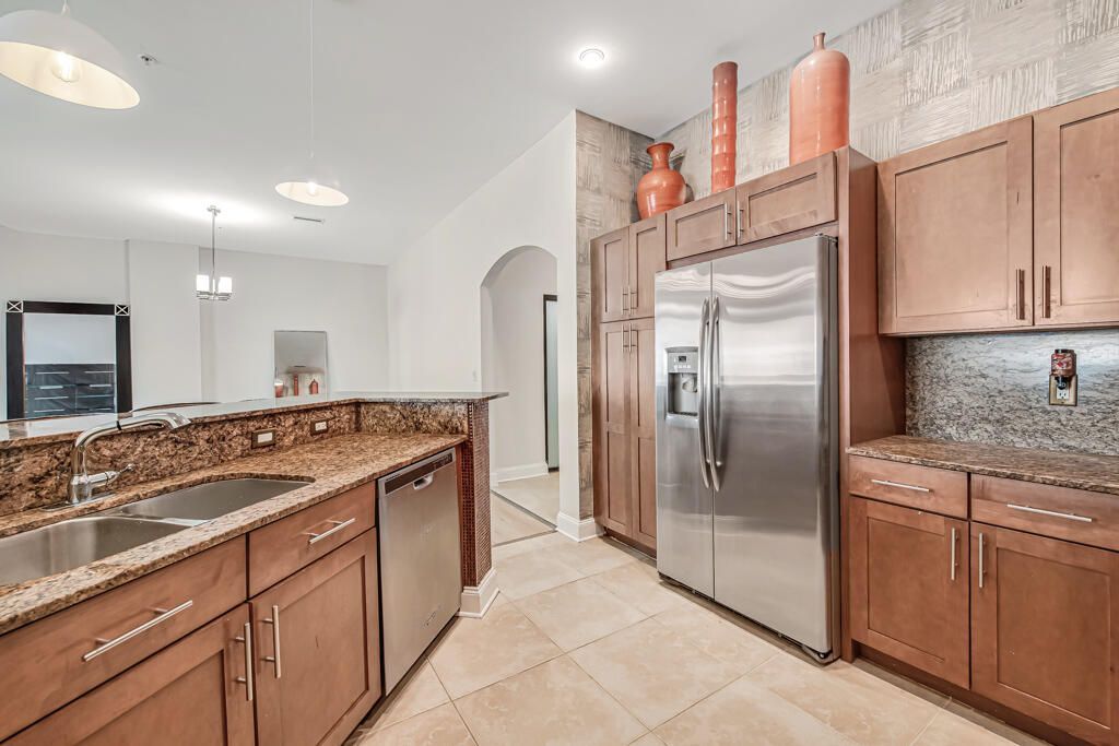 8390 SW 72nd Avenue, Unit 303, Miami, FL 33143 Photo