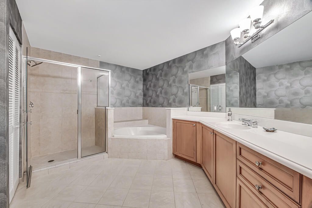 8390 SW 72nd Avenue, Unit 303, Miami, FL 33143 Photo