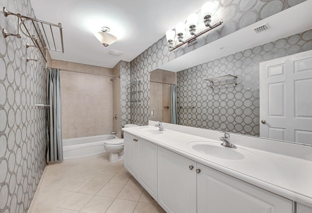 8390 SW 72nd Avenue, Unit 303, Miami, FL 33143 Photo