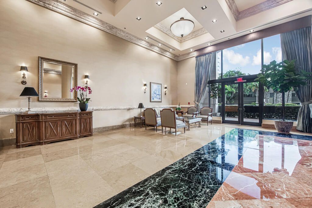 8390 SW 72nd Avenue, Unit 303, Miami, FL 33143 Photo