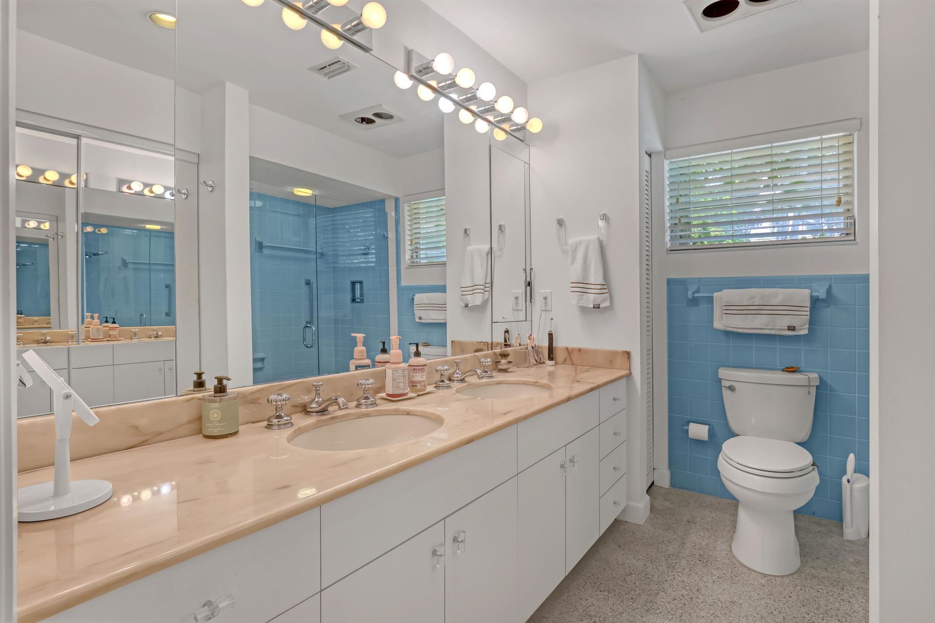 306 Cascade Lane, Palm Beach Shores, FL 33404 Photo