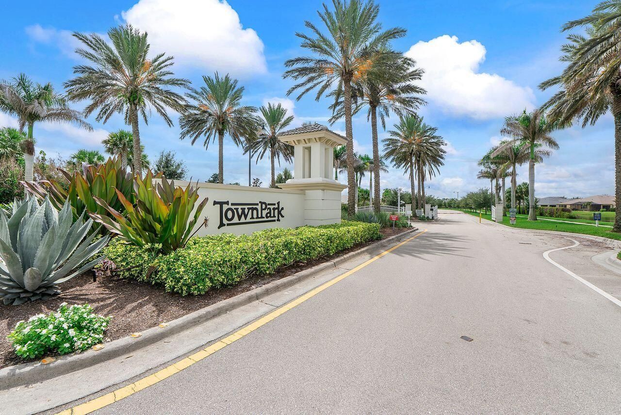 11151 SW Lake Park Drive, Port Saint Lucie, FL 34987 Photo
