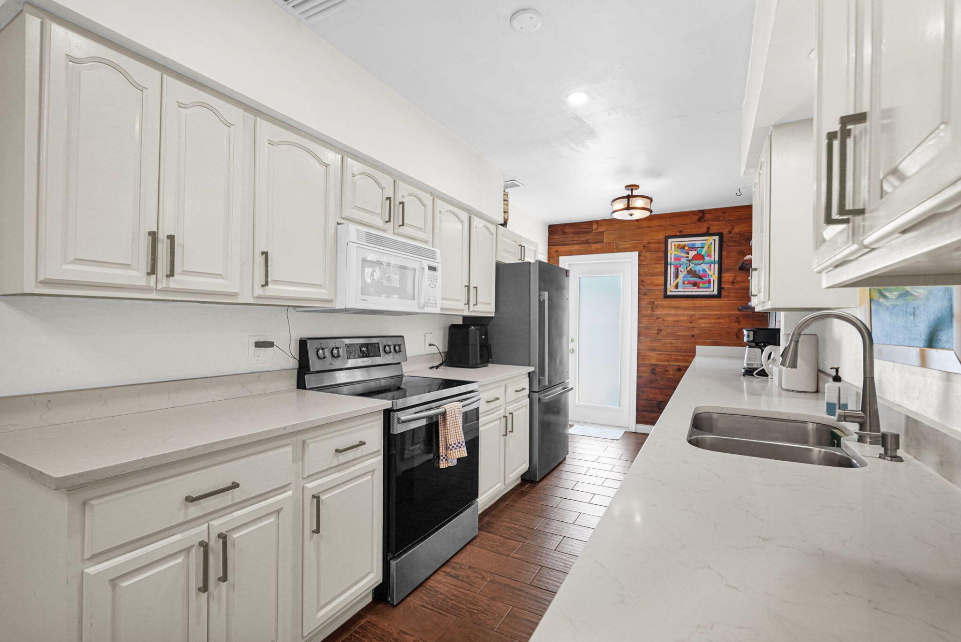 300 S Riverside Drive, Pompano Beach, FL 33062 Photo