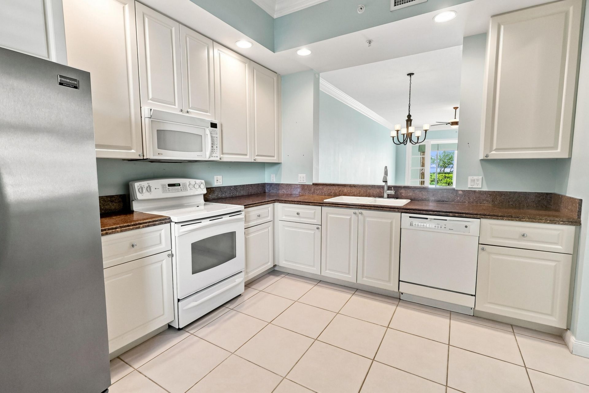 25 Harbour Isle Drive W, Unit 104, Fort Pierce, FL 34949 Photo