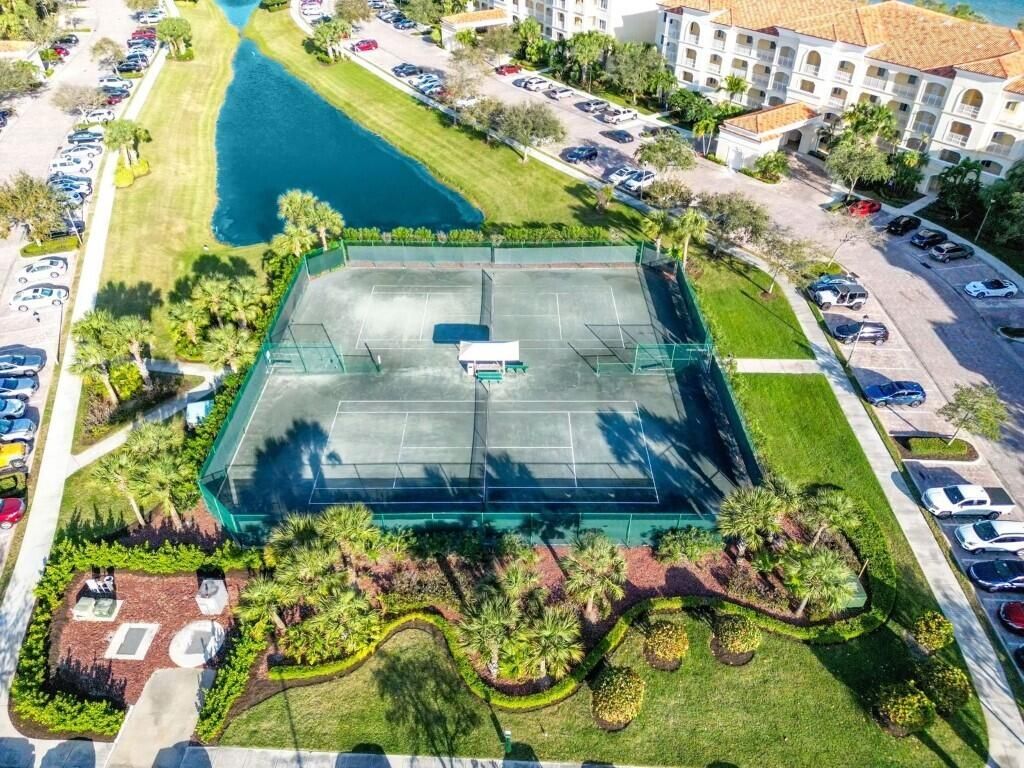 25 Harbour Isle Drive W, Unit 104, Fort Pierce, FL 34949 Photo