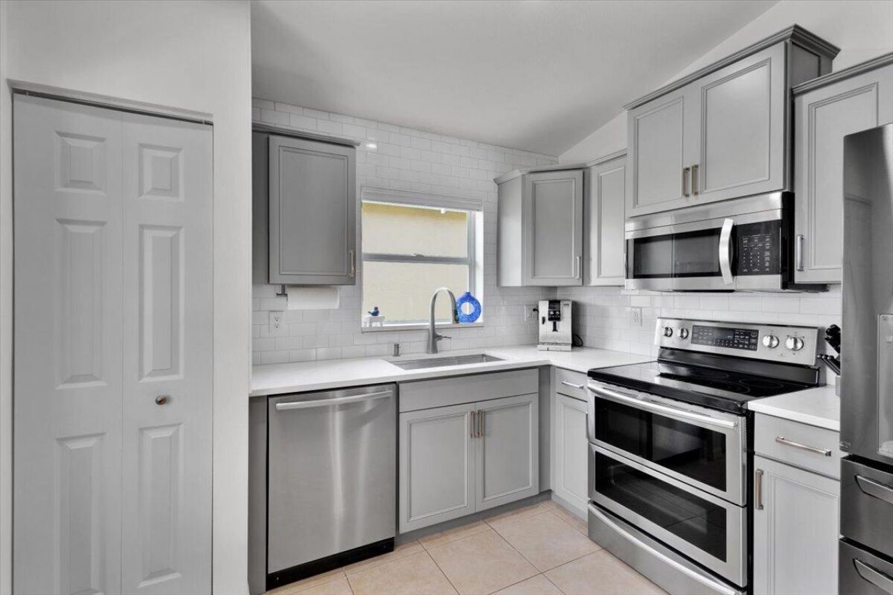 506 SW Indian Key Drive, Port Saint Lucie, FL 34986 Photo