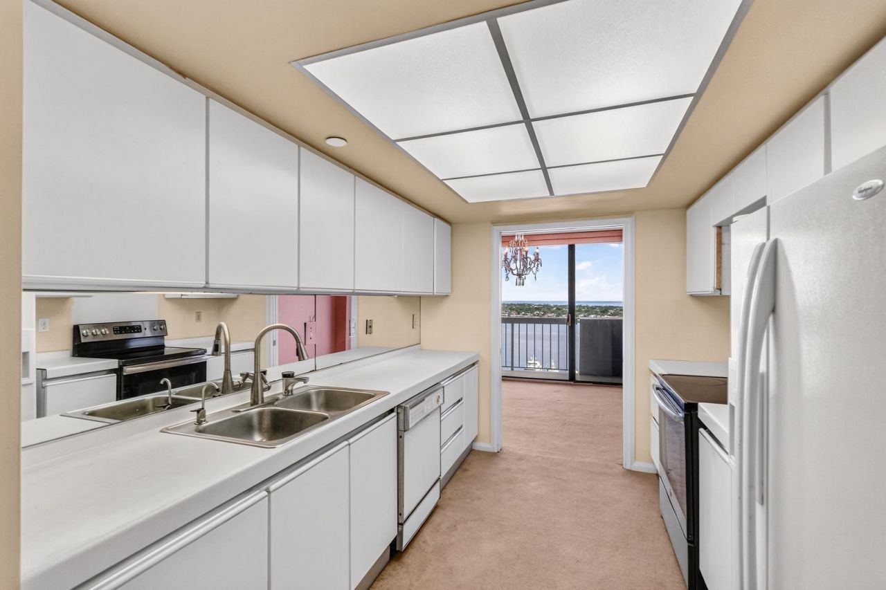 123 Lakeshore Drive, Unit 1945, North Palm Beach, FL 33408 Photo