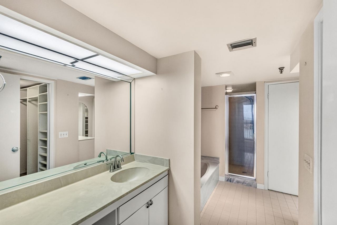 123 Lakeshore Drive, Unit 1945, North Palm Beach, FL 33408 Photo