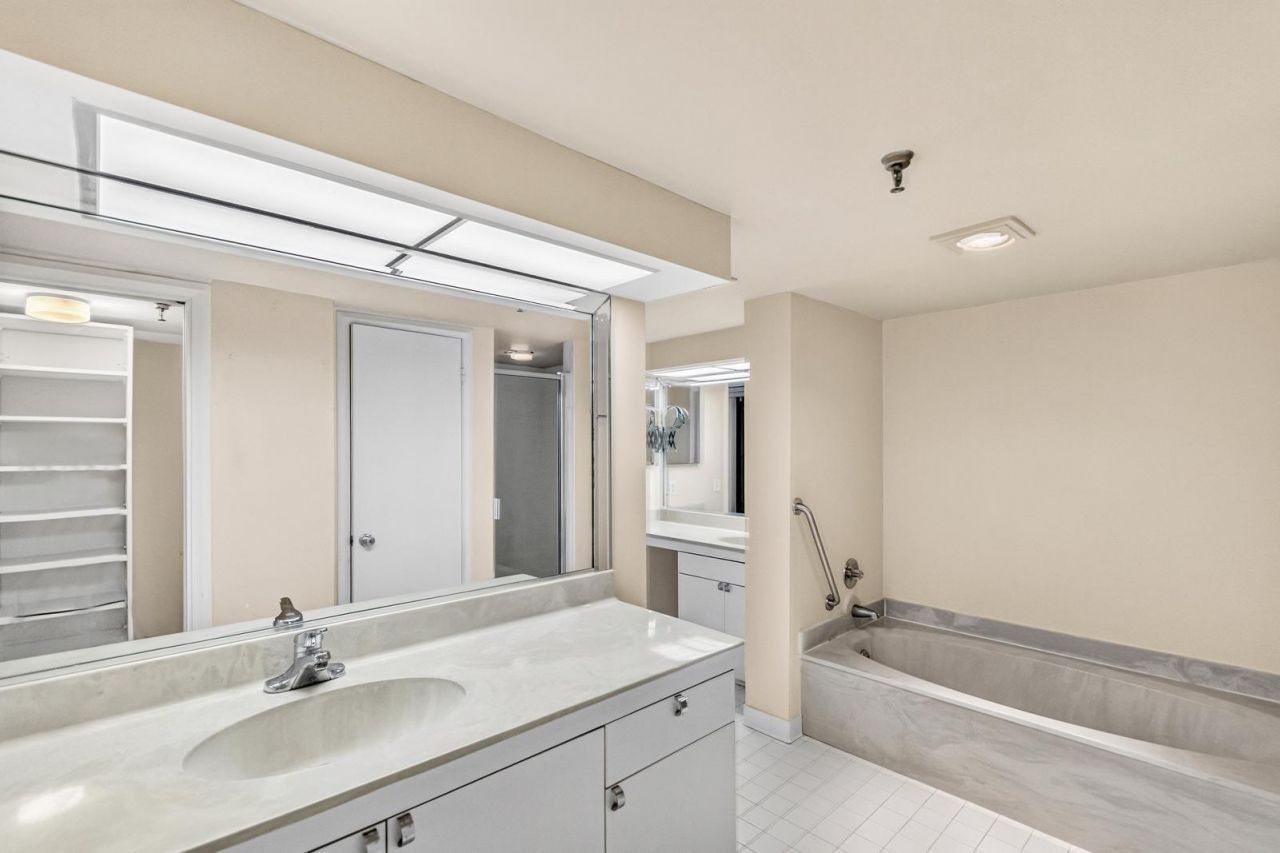 123 Lakeshore Drive, Unit 1945, North Palm Beach, FL 33408 Photo