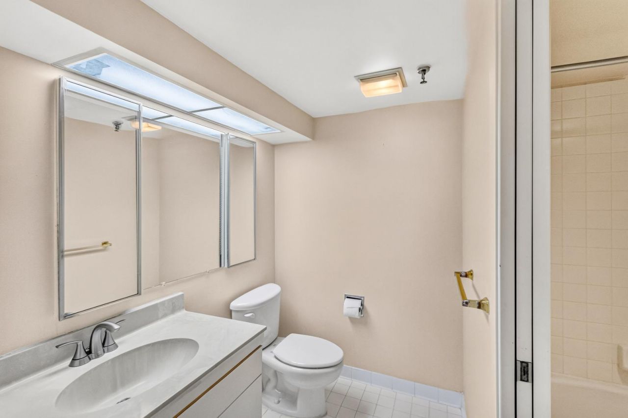 123 Lakeshore Drive, Unit 1945, North Palm Beach, FL 33408 Photo