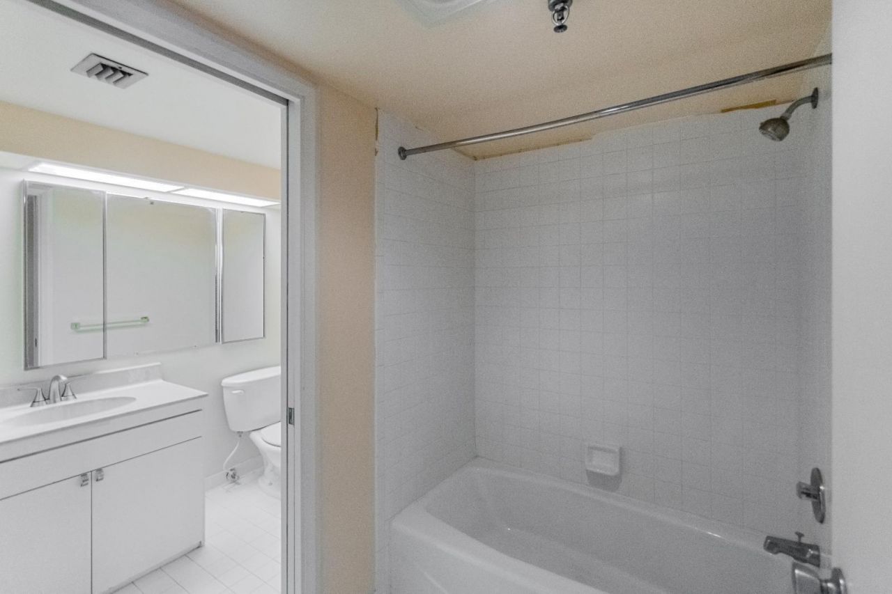123 Lakeshore Drive, Unit 1945, North Palm Beach, FL 33408 Photo