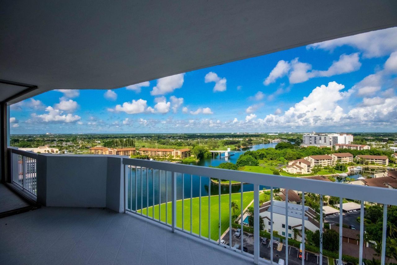 123 Lakeshore Drive, Unit 1945, North Palm Beach, FL 33408 Photo