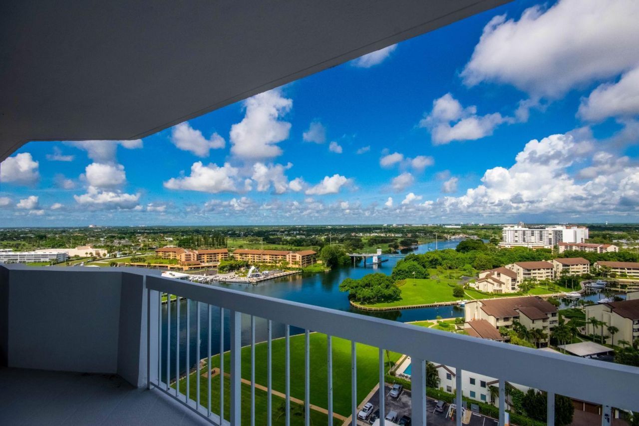 123 Lakeshore Drive, Unit 1945, North Palm Beach, FL 33408 Photo