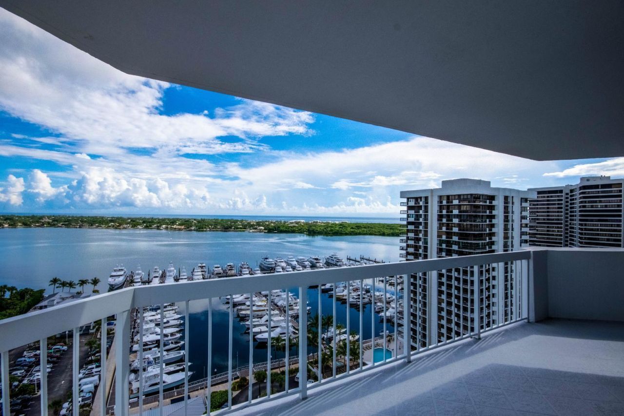 123 Lakeshore Drive, Unit 1945, North Palm Beach, FL 33408 Photo