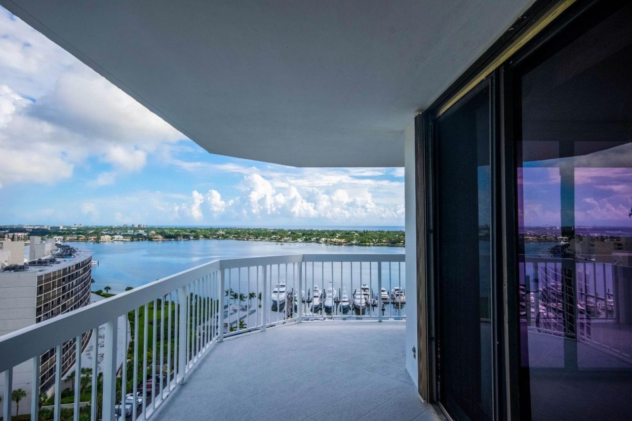 123 Lakeshore Drive, Unit 1945, North Palm Beach, FL 33408 Photo