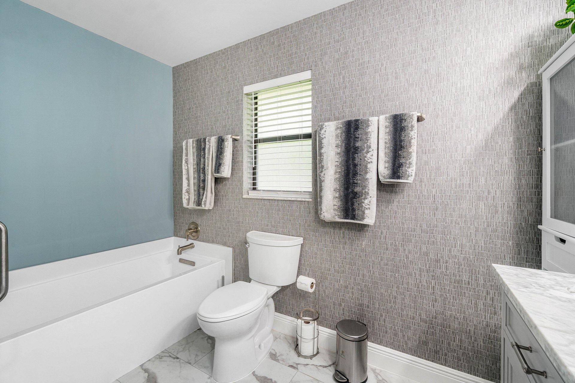 9729 Sills Drive E, Unit 201, Boynton Beach, FL 33437 Photo