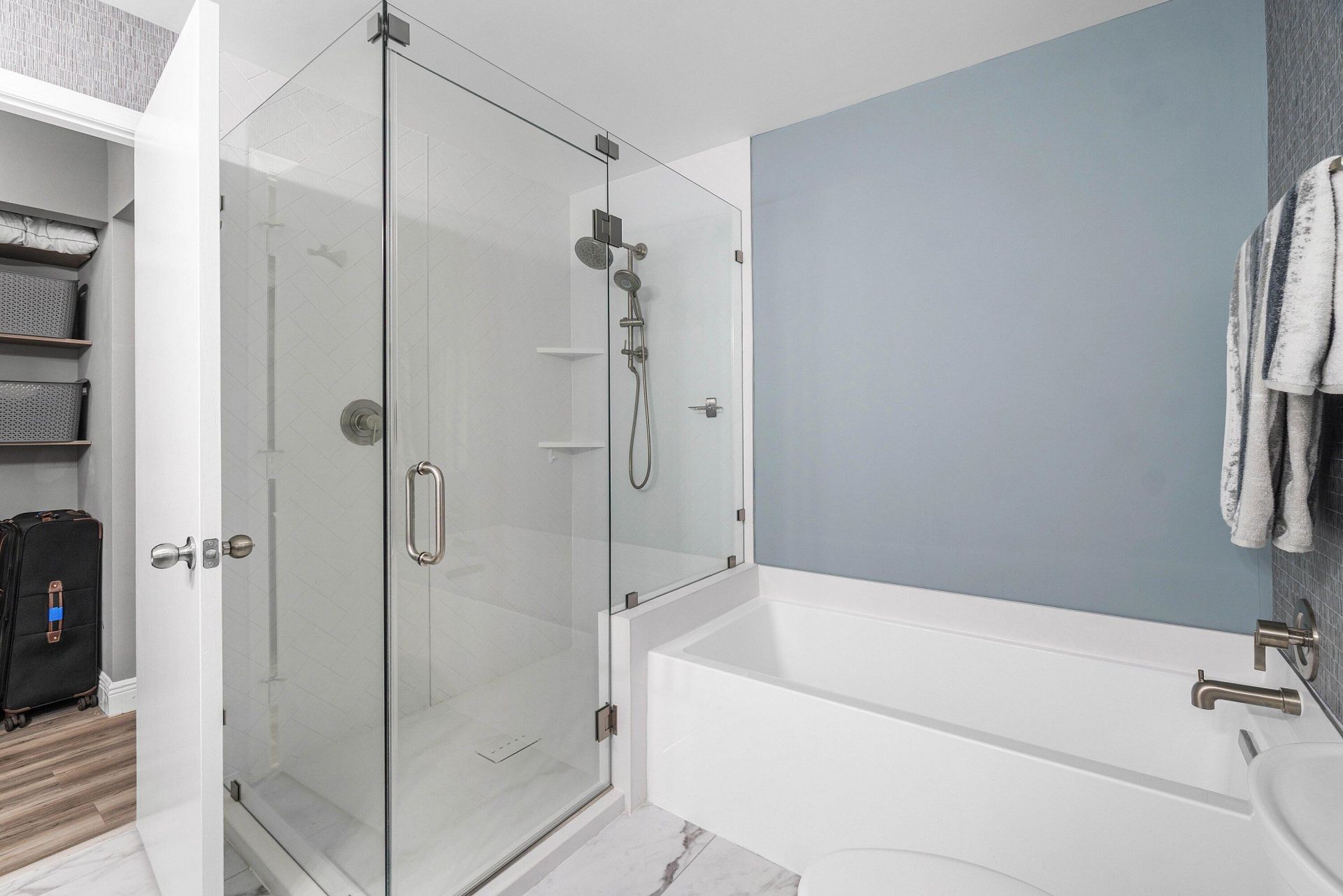 9729 Sills Drive E, Unit 201, Boynton Beach, FL 33437 Photo