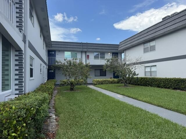 286 Saxony F, Delray Beach, FL 33446 Photo