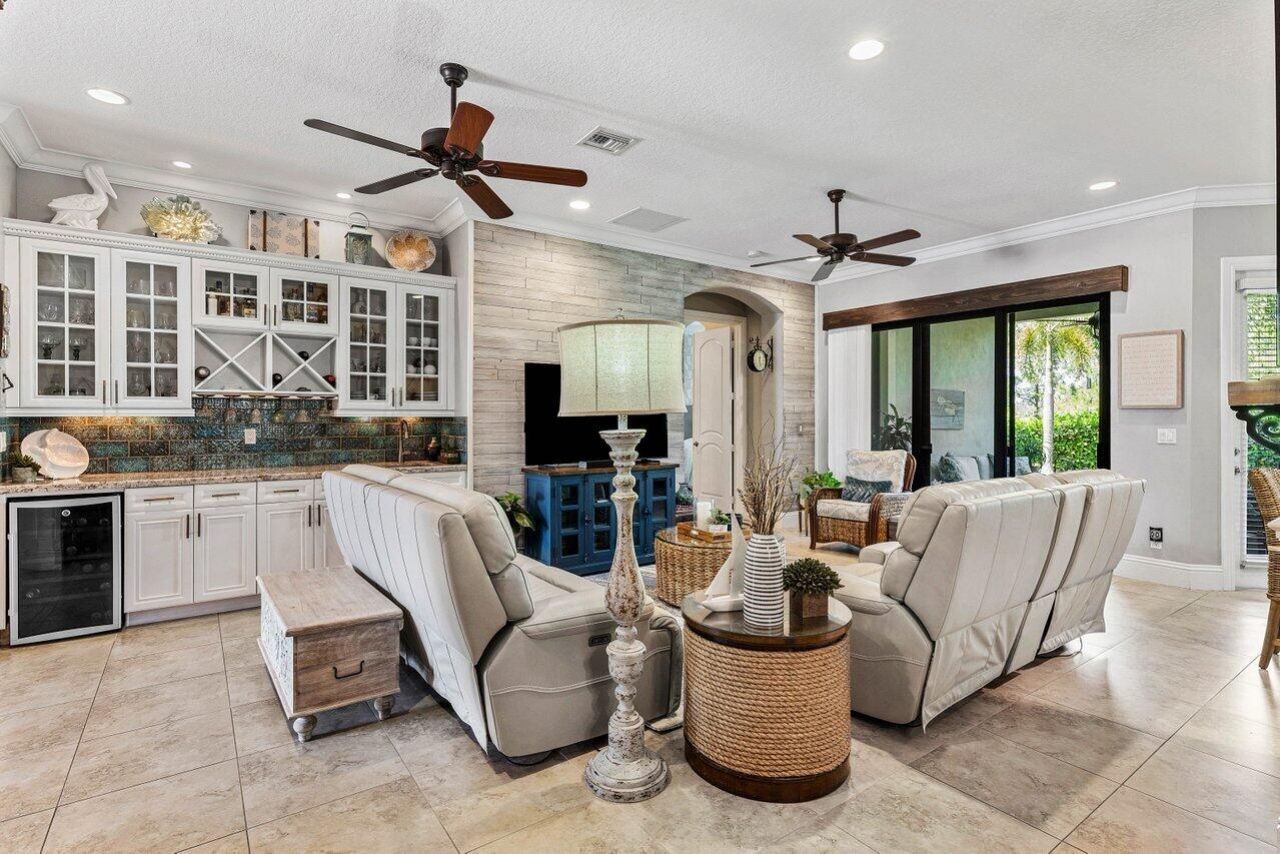 183 Calmo Circle, Port Saint Lucie, FL 34984 Photo