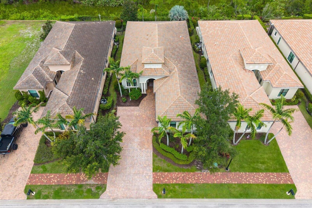 183 Calmo Circle, Port Saint Lucie, FL 34984 Photo