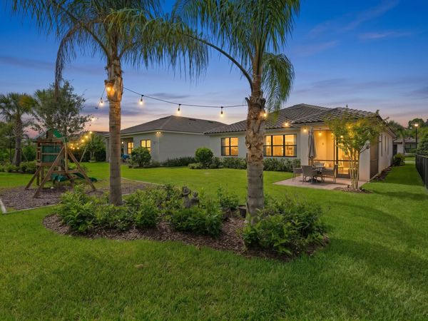 535 SE VILLANDRY Way, Port St. Lucie, FL 34984