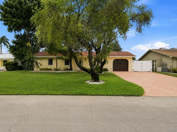 3606 Dorrit Avenue, Boynton Beach, FL 33436