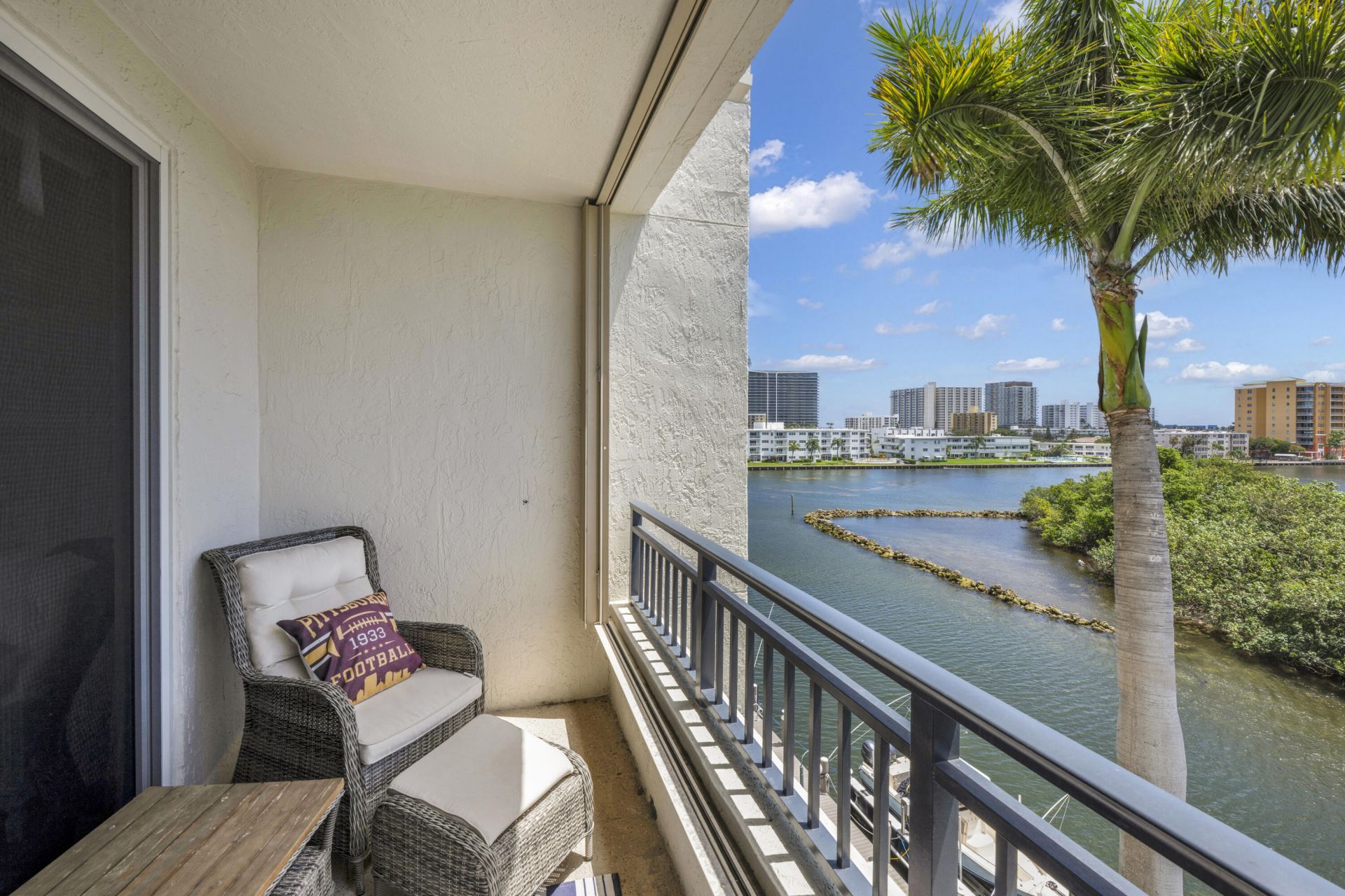 2880 NE 14th Street Causeway, Unit 413, Pompano Beach, FL 33062 Photo
