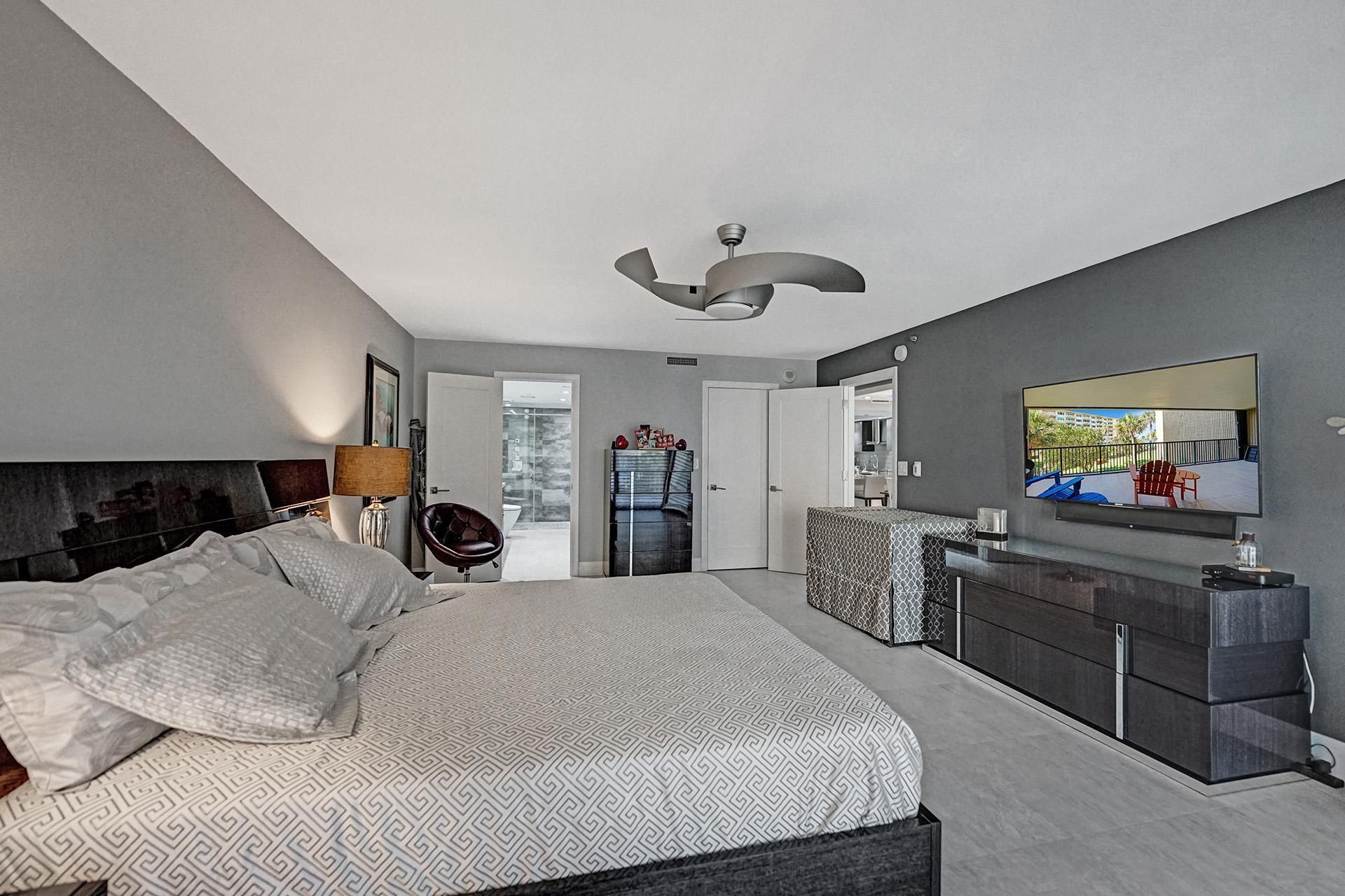 1167 Hillsboro Mile, Unit 206, Hillsboro Beach, FL 33062 Photo