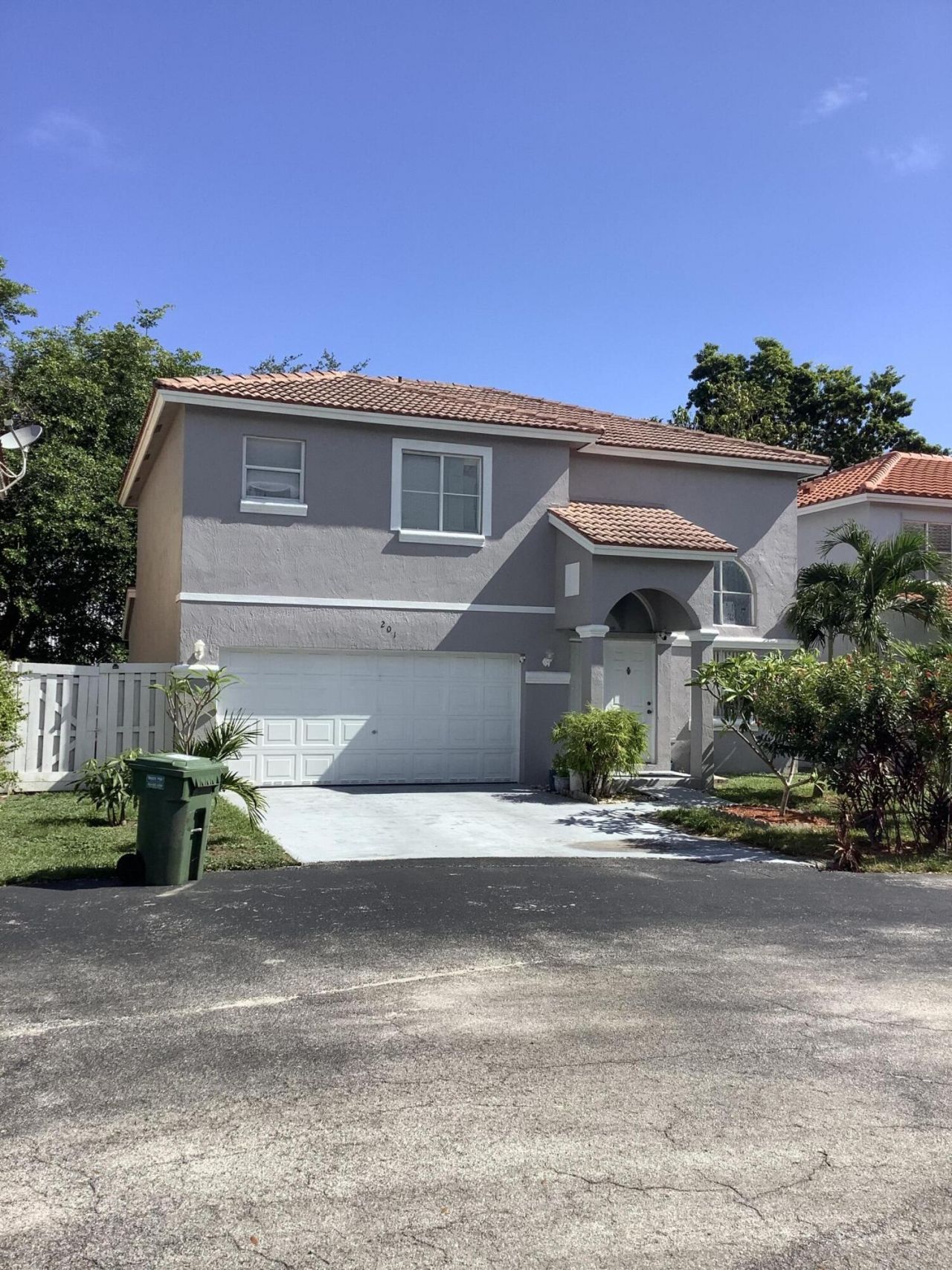201 SW 98th Terrace, Pembroke Pines, FL 33025 Photo