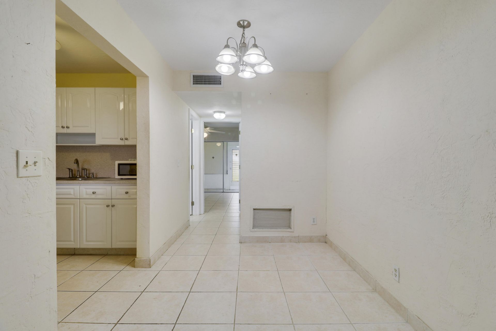 3040 Lake Osborne Drive, Unit 109, Lake Worth Beach, FL 33461 Photo