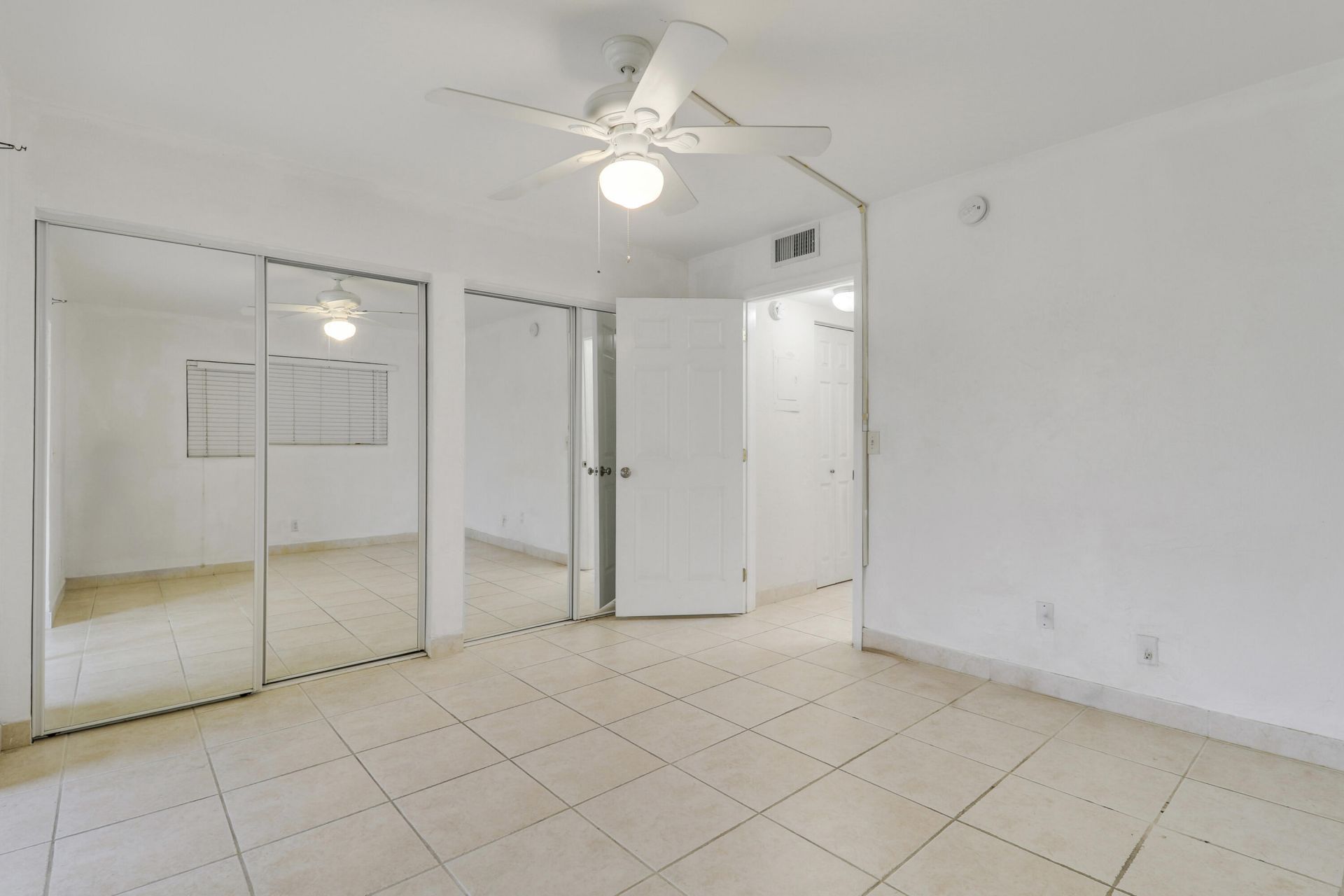 3040 Lake Osborne Drive, Unit 109, Lake Worth Beach, FL 33461 Photo