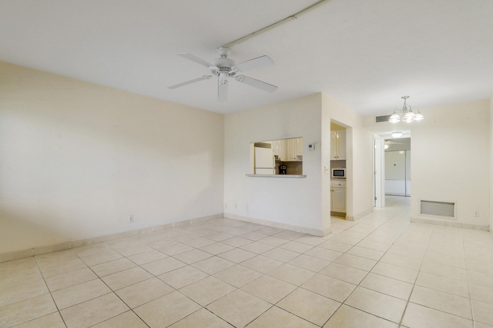 3040 Lake Osborne Drive, Unit 109, Lake Worth Beach, FL 33461 Photo