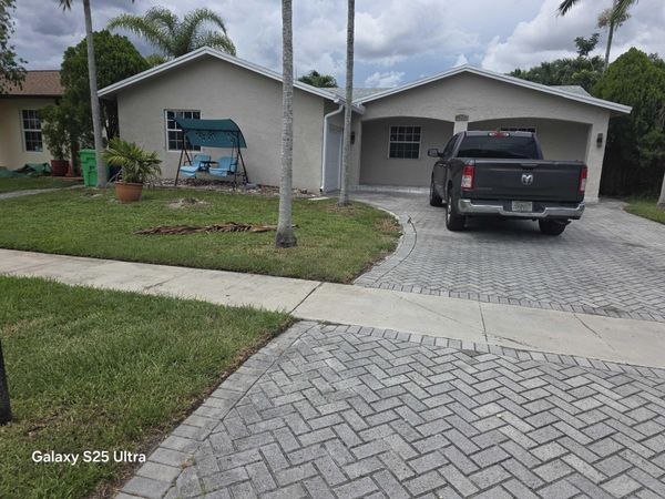 10975 NW 27th Place, Sunrise, FL 33322
