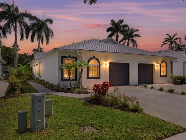10725 PELICAN Drive, Wellington, FL 33414