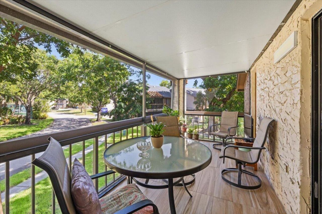 130 Wimbledon Lake Drive, Plantation, FL 33324 Photo