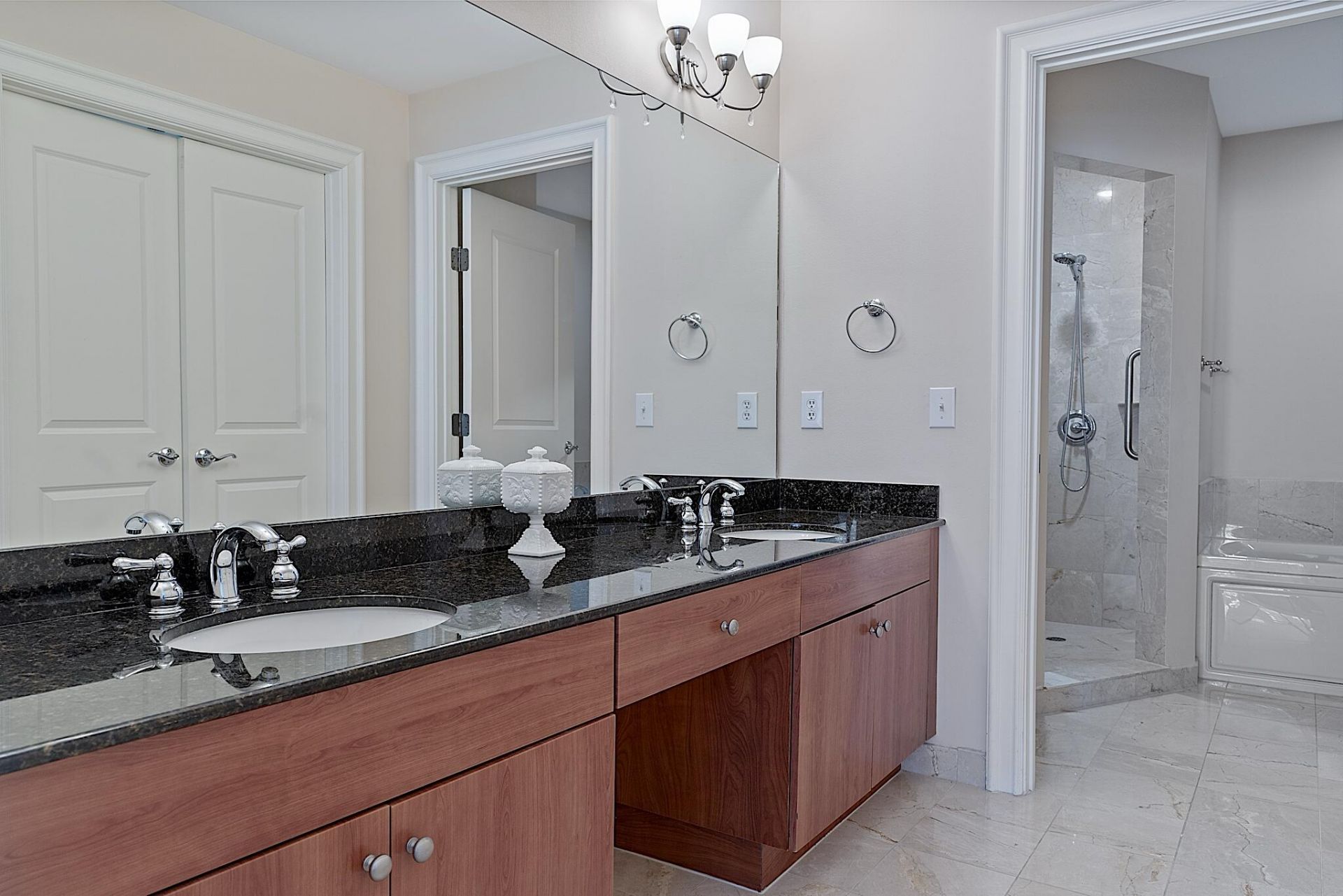 16100 Emerald Estates Drive, Unit 397, Weston, FL 33331 Photo