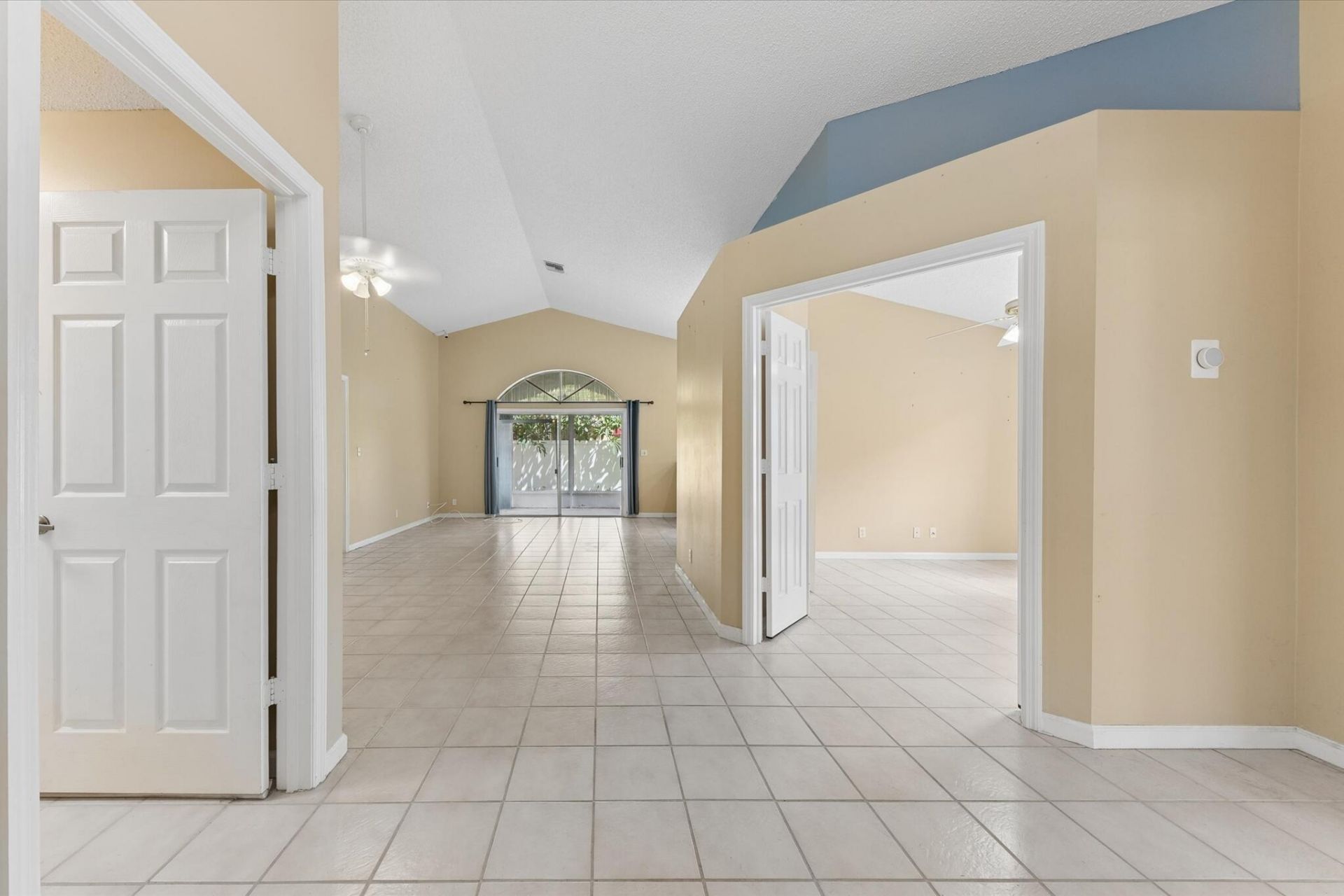103 Saddle Trail, Royal Palm Beach, FL 33411 Photo