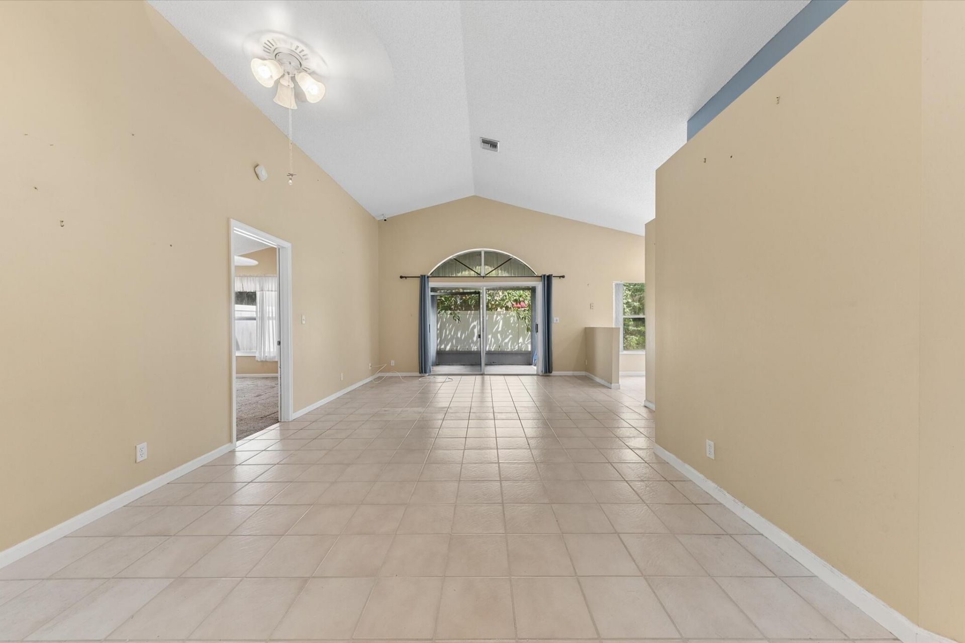 103 Saddle Trail, Royal Palm Beach, FL 33411 Photo