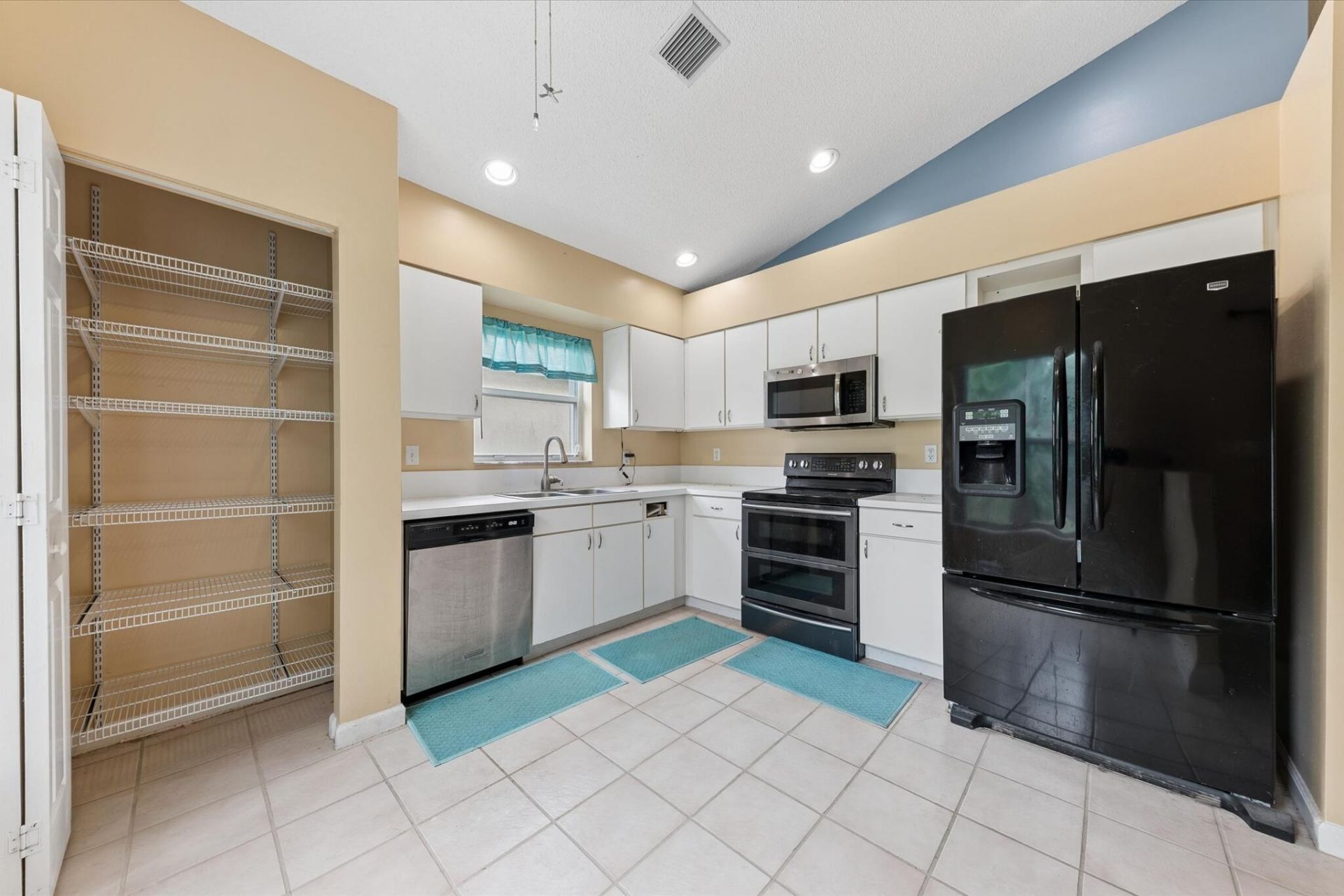103 Saddle Trail, Royal Palm Beach, FL 33411 Photo