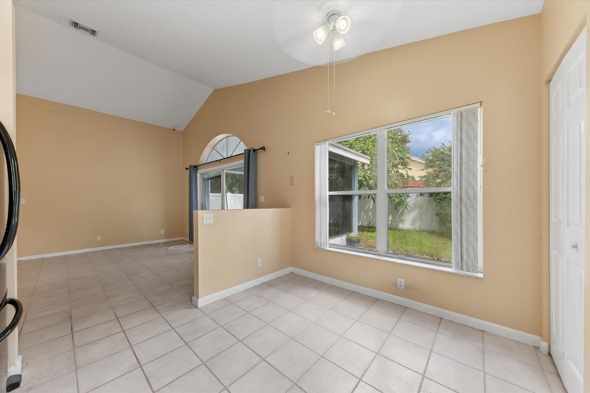 103 Saddle Trail, Royal Palm Beach, FL 33411 Photo