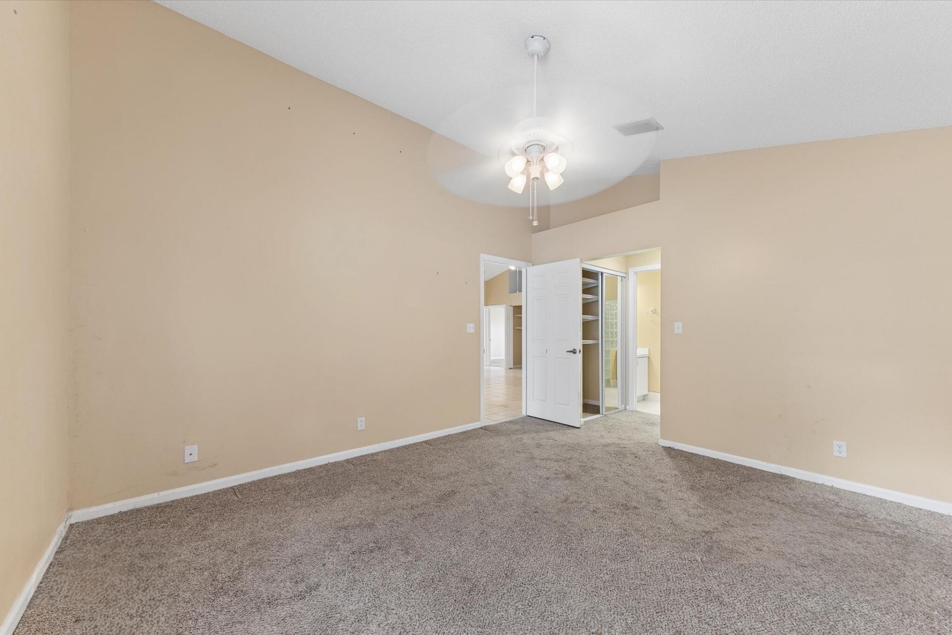 103 Saddle Trail, Royal Palm Beach, FL 33411 Photo