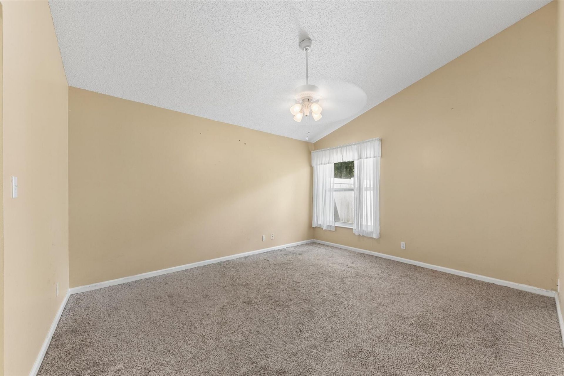 103 Saddle Trail, Royal Palm Beach, FL 33411 Photo