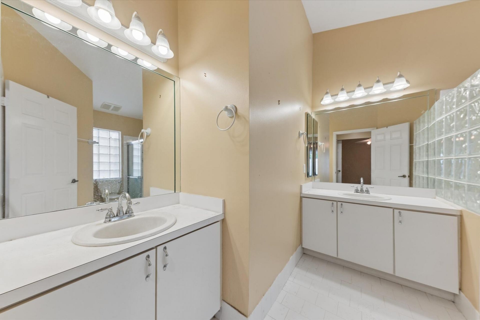 103 Saddle Trail, Royal Palm Beach, FL 33411 Photo