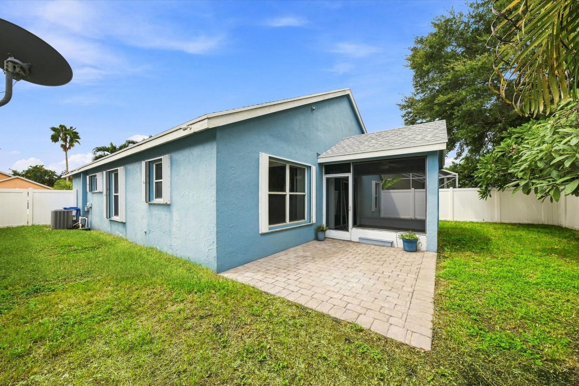 103 Saddle Trail, Royal Palm Beach, FL 33411 Photo