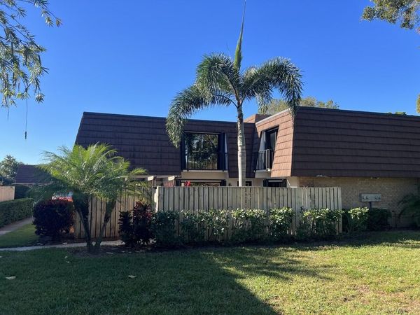 2004 20th Lane, Palm Beach Gardens, FL 33418