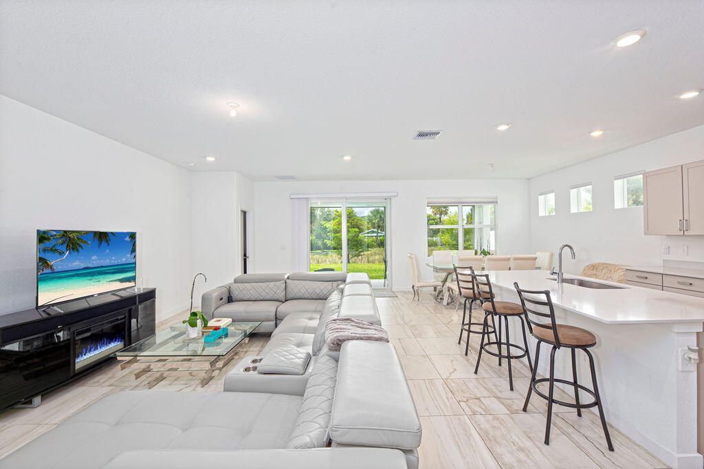 5788 SE Skyblue Circle, Stuart, FL 34997 Photo