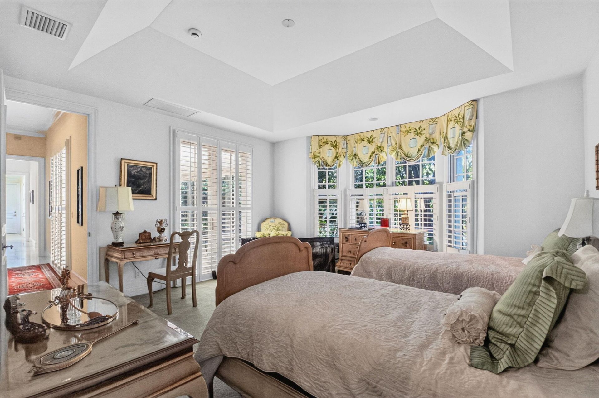 255 Cherry Lane, Palm Beach, FL 33480 Photo