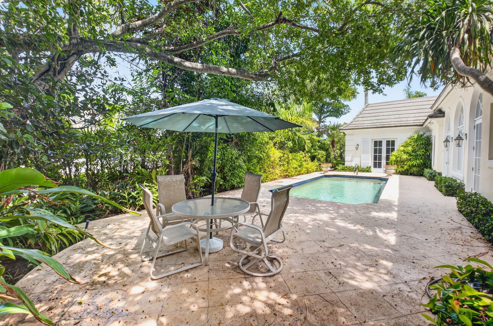 255 Cherry Lane, Palm Beach, FL 33480 Photo