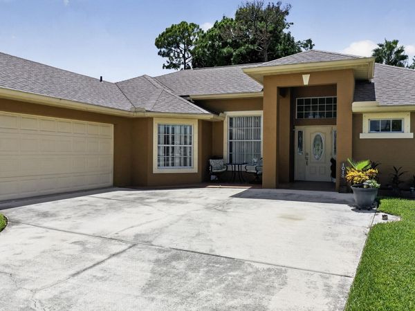 1018 SW HALEYBERRY Avenue, Port St. Lucie, FL 34953
